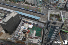 지하철에 간선도로변까지 지어지는 역세권 청년주택