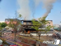 광주 서구 한정식당에서 불…한옥 2층 건물 전소(종합)