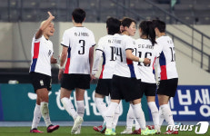 5대0 대승 거둔 대한민국 여자축구