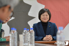 미소 짓는 이정미 대표