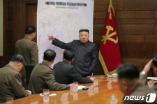 [속보] 北 김정은 화성-18형 성공, 핵반격태세 효용성 급진전시킬 것