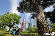 황사와 미세먼지 물러간 서울 하늘