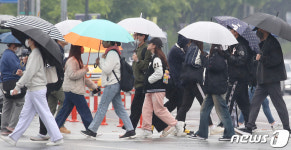 봄비에 기온 뚝