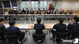 동탄 전세피해 방지 관련 논의 중인 더불어민주당 화성을 지역위원회-화성시