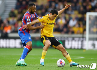 '황희찬 79분' 울버햄튼, 팰리스에 2-0…13위 도약