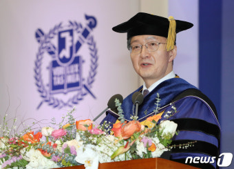 [재산공개] 유홍림 서울대 총장, 28억원…오세정 전 총장은 63억원