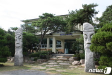 [심층기획] 폐교를 주말농장·자연캠핑장·미술관 활용하는 밀양