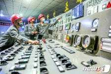 애국하는 탄부들…북한 동평양화력발전소