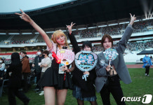 K-POP 콘서트 보러 왔어요