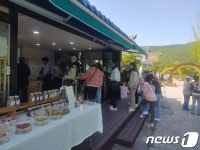 고창군 제1호 청년상점 성공적 개장…고창농특산물 판매 '호응'