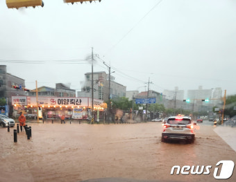 광주 시간당 39 폭우에 지하철역·도로 침수…전남 논 175 잠겨(종합)