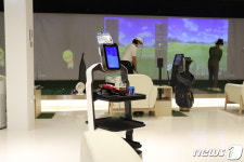 단골 식당 에이스인 이 직원, 이젠 PC방·골프장에서도 만나네요[미래on]