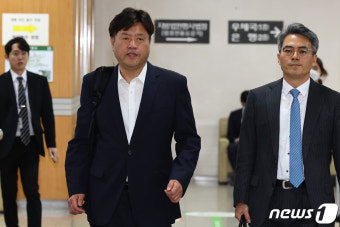 공판 출석하는 김용 전 민주연구원 부원장