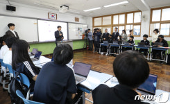 이주호 부총리, 3학년 6반 일일 교사