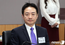 김주현 금융위원장 발언듣는 박상진 네이버파이낸셜 대표