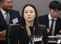 김주현 금융위원장 발언듣는 이혜민 핀다 대표