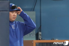 김태군 태그아웃에 발끈한 박진만 감독, 비디오판독 항의로 퇴장