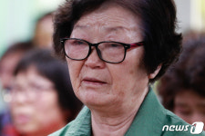 스승의 은혜는 하늘 같아서 눈물 흘리는 만학도