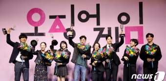 ‘오징어게임 시즌3, 황동혁 감독과 주인공들과의 특별한 순간 공유’