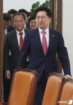 최고위 참석하는 김기현 대표