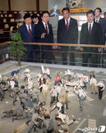 김영삼 대통령 기록전시관 찾은 김기현