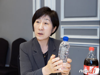 한화진 장관 '재생원료 사용 페트병이 궁금해'