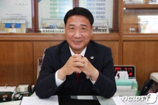 정영철 충북 영동군수 부부 군민장학금 10억원 통 큰 기부