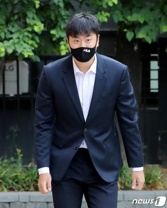 법원 도착한 두산베어스 이영하
