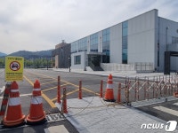 3년 넘게 방치 장유 롯데스포츠센터, 연내 개장하나