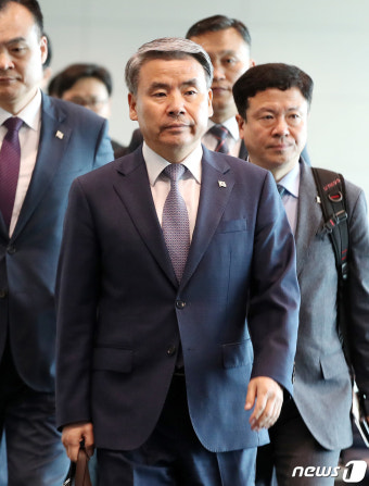 이종섭, 싱가포르 출국...北 미사일 경고 정보 공유 등 성과 주목