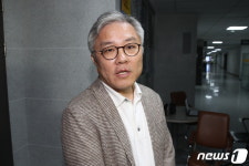 경찰, 최강욱 압수수색…한동훈 개인정보 유출 의혹