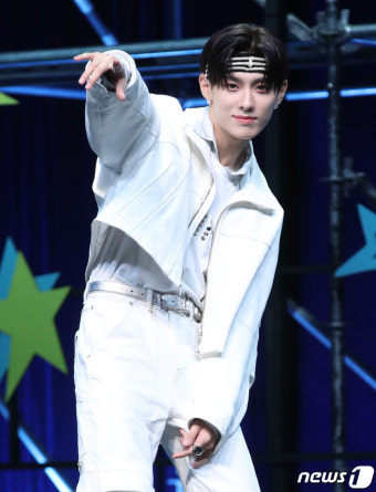 우경준, 더뉴식스 비주얼 담당