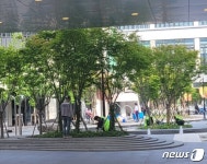 [르포]12일 재개장 앞두고 분주…현대프리미엄아울렛 대전점 가보니