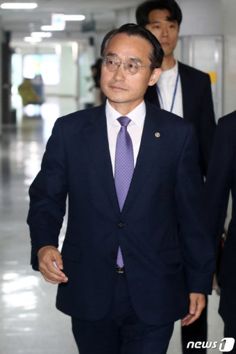 국회 찾은 허철훈 신임 선관위 사무차장