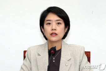 고민정 위원장 '尹 정권, 언론장악 저지!'
