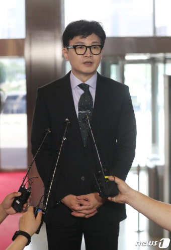 이재명 대표 연설 관련 질문 받는 한동훈 장관