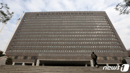 새벽 서울중앙지검 침입 흉기 난동 부린 20대 여성…현행범 체포