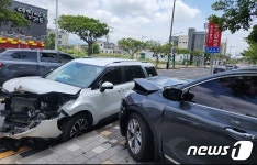 제주 조천읍서 차량 2대 충돌…6명 다쳐