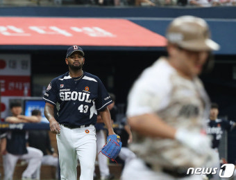 퀄리티스타트 기록하는 두산 알칸타라