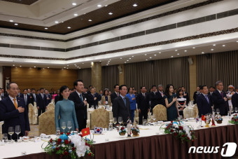 베트남 국빈만찬 참석한 윤 대통령 부부