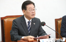 발언하는 이재명 대표