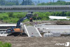포항 흥해 곡강생태천 노후 수리시설 공사