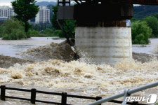 수도권 호우 예비특보…중부·남부·제주 차례로 물 폭탄(종합)