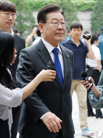 '공직선거법 위반 혐의' 이재명, 공판 출석