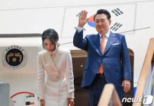 윤 대통령, 리투아니아 도착…나토 정상회의·10여개국 양자외교