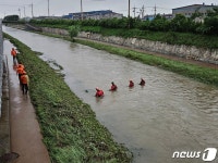 호우 부산 학장천서 60대 여성 실종…고립사고 이어져 3명 구조(종합)