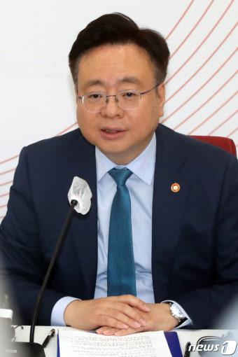 브리핑하는 조규홍 보건복지부 장관
