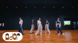 뉴진스, 뉴진스·슈퍼 샤이 안무 영상…상반된 퍼포도 완벽 소화