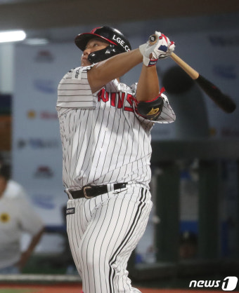 LG 루키 김범석, 대형 홈런으로 퓨처스 올스타전 MVP '쾅'
