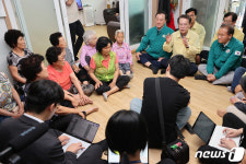 윤재옥 보자 흐느낀 수해민들 말씀 책임지시라…최선다하겠다